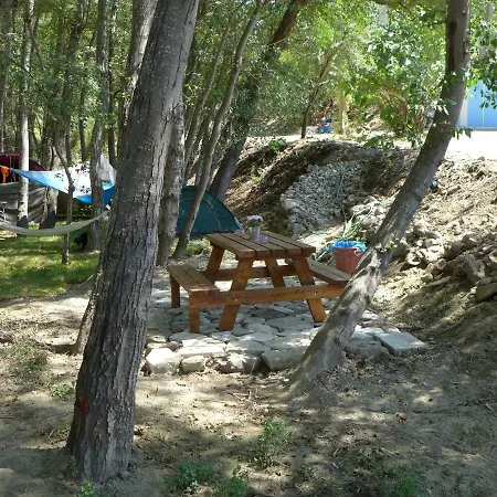 Theano Skarfos River Park Campo de lujo Paphos